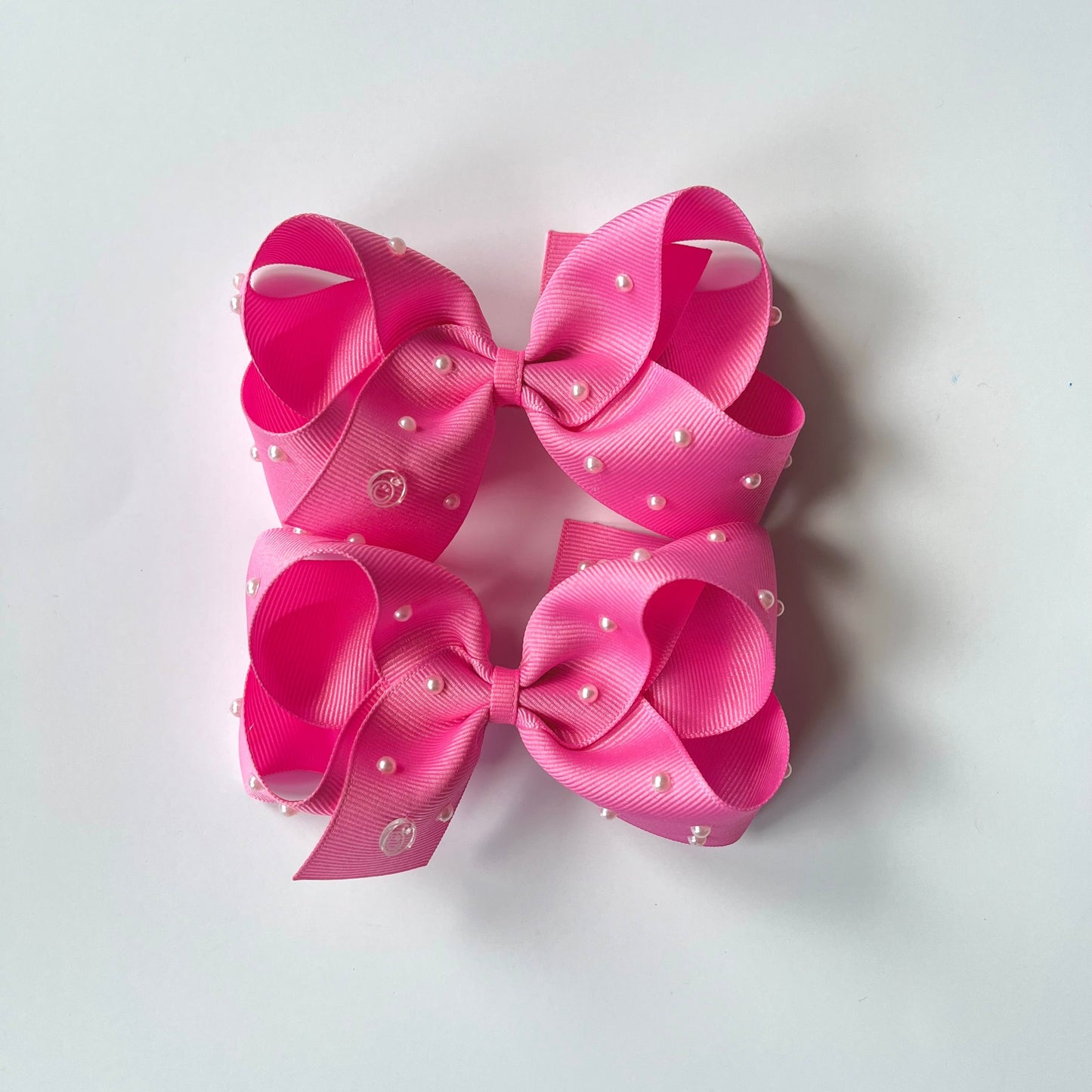 Amanda Bow Pearls - Pair