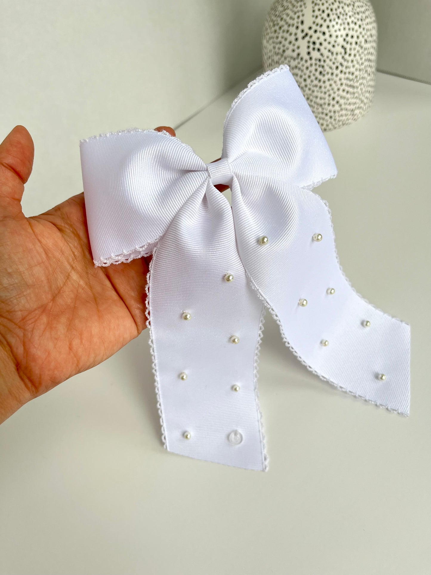 Madison Bow - white special edition limited